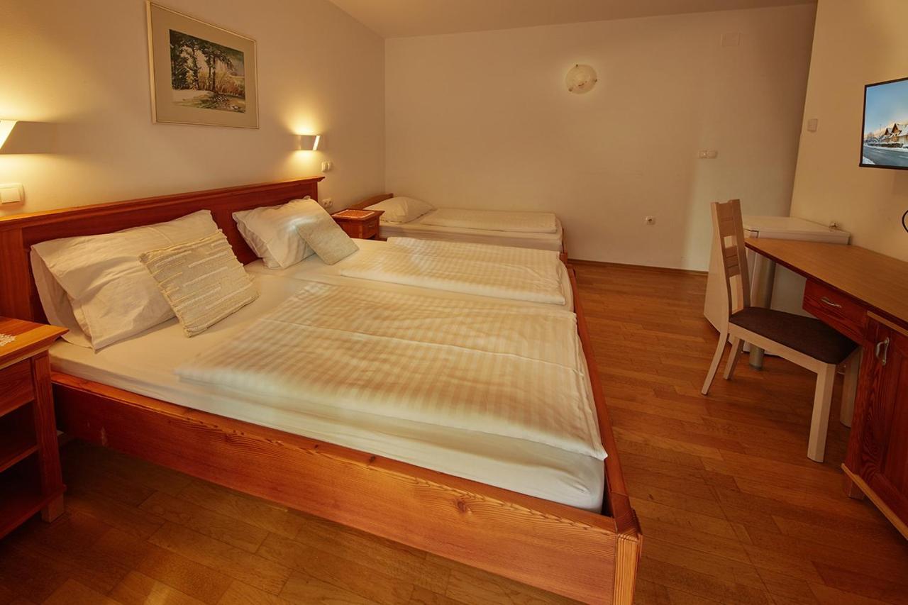 Rute Hotel And Apartments Kranjska Gora Exterior photo